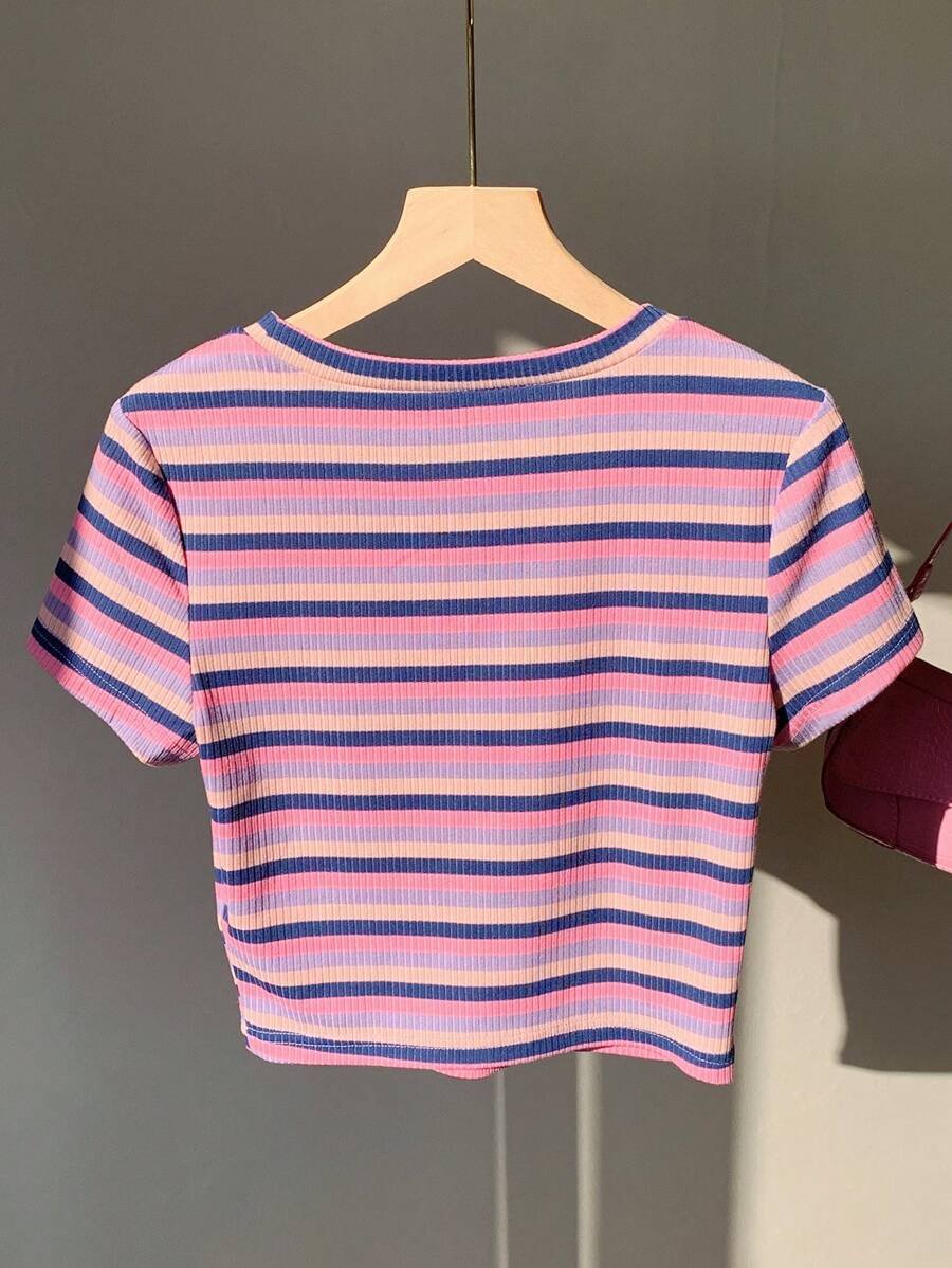 Camiseta de manga corta de punto a rayas con cuello redondo - Imagen 3