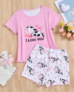 Conjunto de pijama con estampa de vaca y corazón lindo para niña
