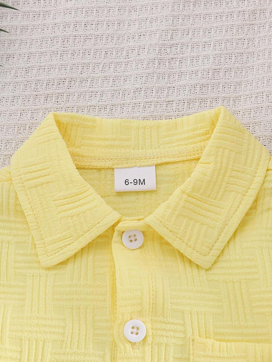 Conjunto de camisa con bordado de oso y shorts con textura para niños - Imagen 2