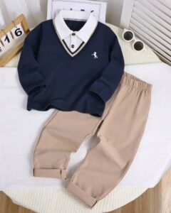 Camisa tipo polo de manga larga con estampado y pantalón casual