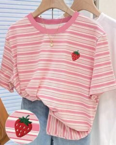 Camiseta de mujer talla grande con estampado digital a rayas de colores