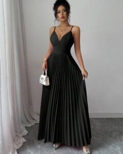 Vestido elegante con tirantes finos y espalda con cruce