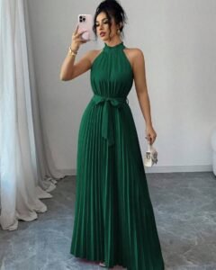 Vestido elegante con volantes y cintura fruncida