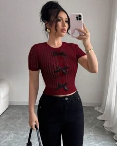 Blusa de mujer con tejido de cuerda hueco y decoración