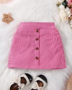 Falda con cierre de botones con parche en forma de corazón