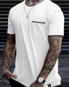 Camiseta ribete en contraste con parche de bolsillo