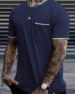 Camiseta ribete en contraste con parche de bolsillo