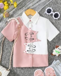 Camisa de manga corta con botones y cuello con bloque de color