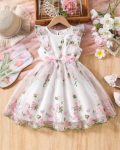 Vestidos sin mangas con maya y decoración de flores