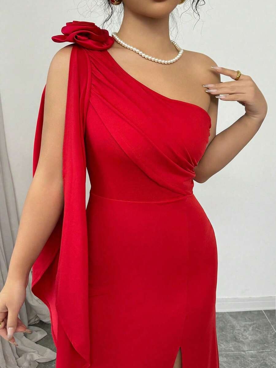 Vestido rojo vibrante talla grande vendido con diseño de pliegues - Imagen 2
