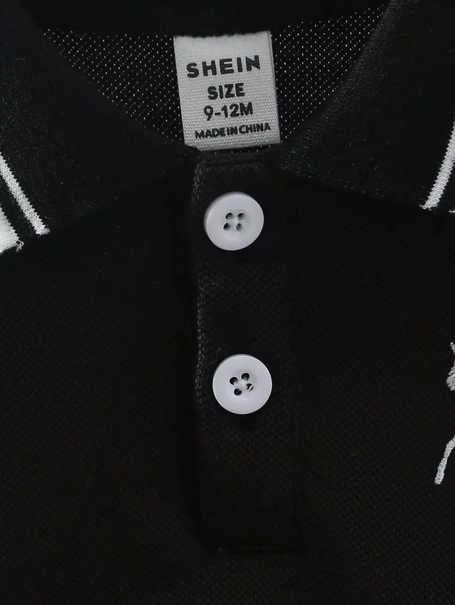 Camiseta de manga corta con cuello polo bordada para niño - Imagen 2