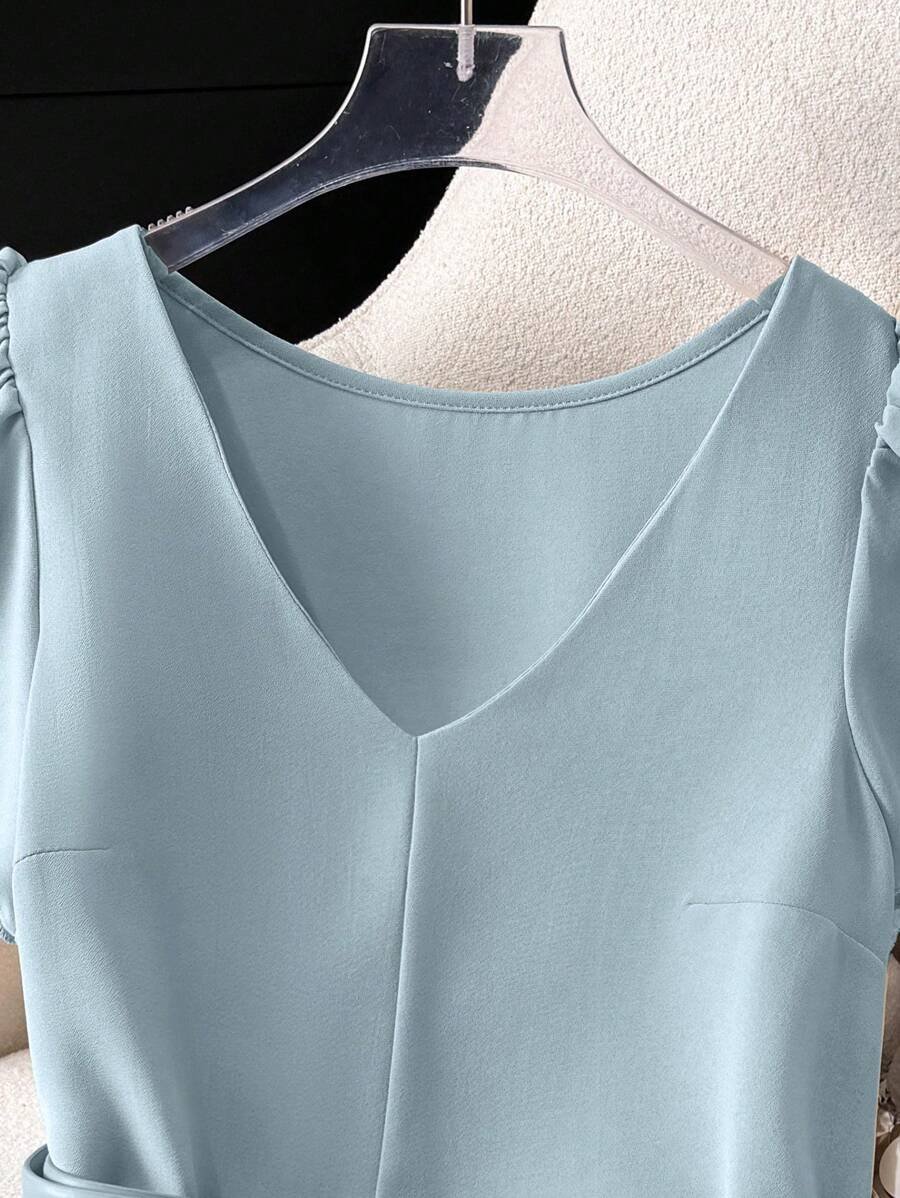 Blusa elegante de cuello en V color caqui para mujer - Imagen 2