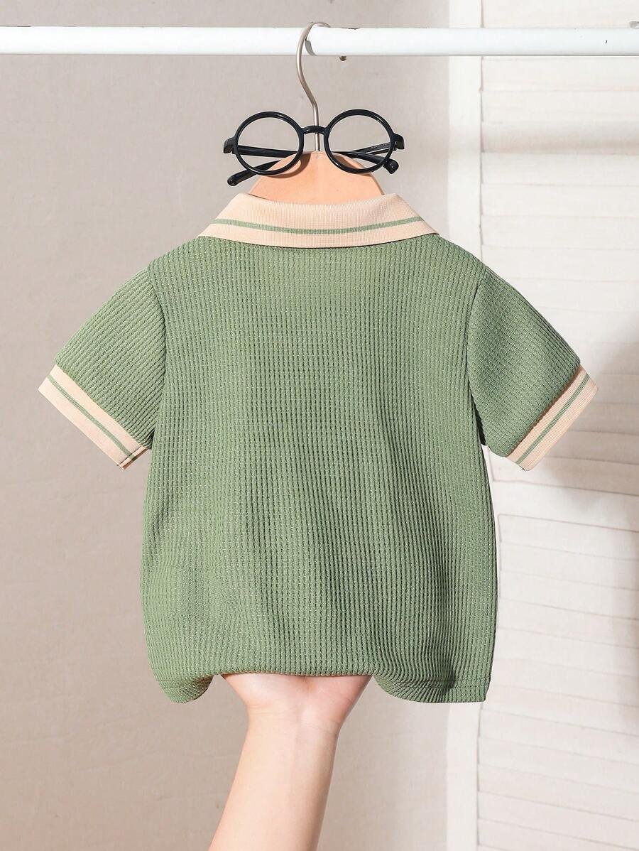 Camisa polo bebé niño clásica de tejido de gofre verde con botones blancos - Imagen 3