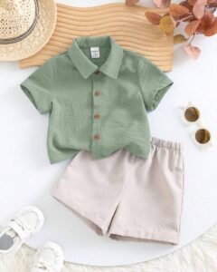 Camisa de manga corta de unicolor y pantalones cortos de cintura elástica