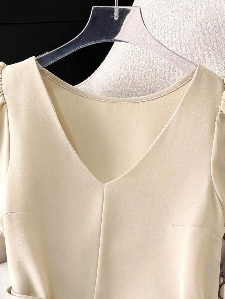 Blusa elegante y sencilla de cuello en V color caqui - Imagen 2