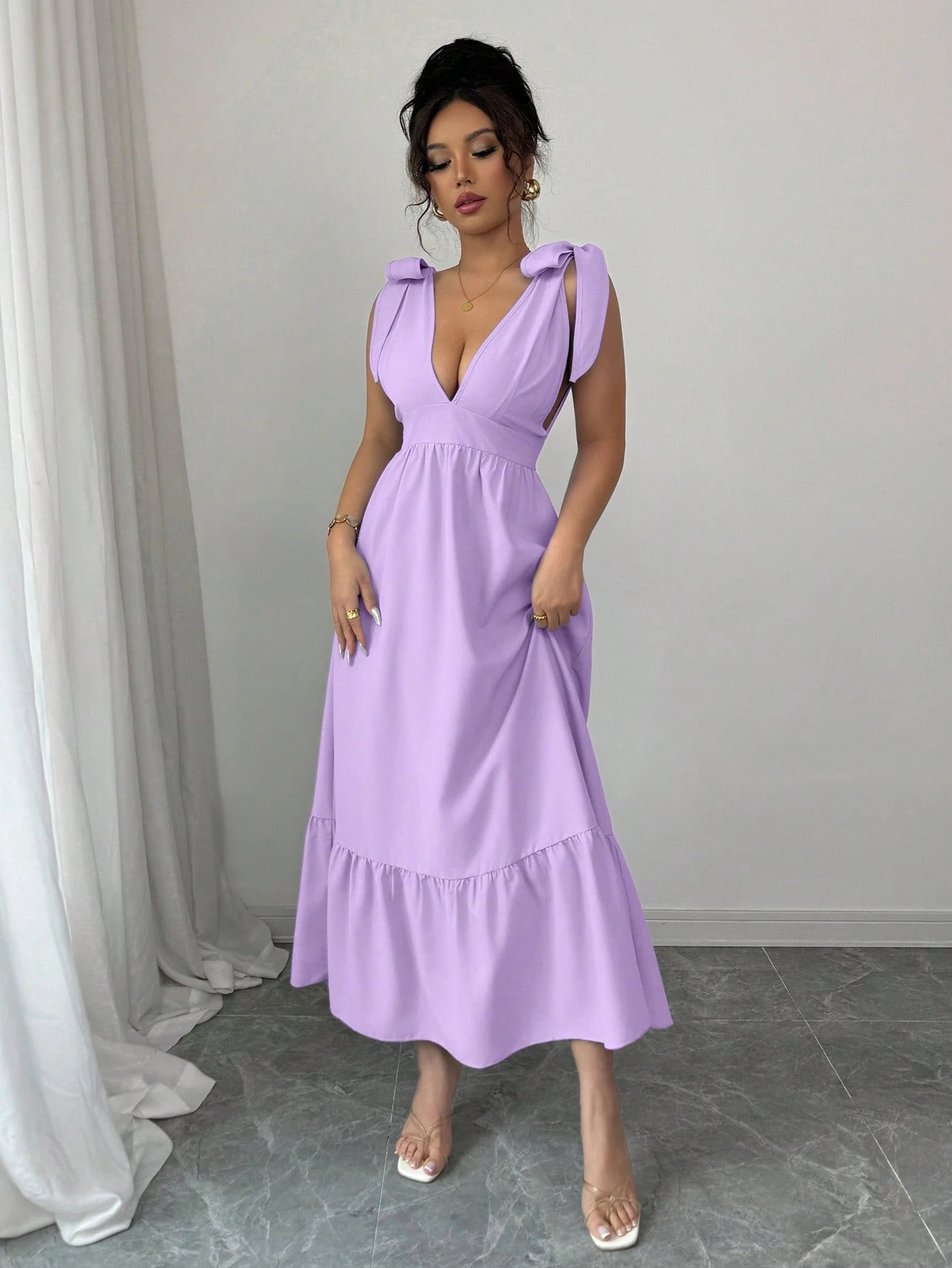 vestido maxi con cuello en V, sin mangas y cintura con lazo - Imagen 2