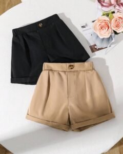 Shorts de pierna recta y dobladillo enrollado