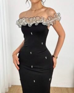 Vestido elegante con hombros descubiertos, adornado con perlas y volantes