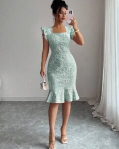 Vestido de cuello cuadrado con volantes y estampado jacquard