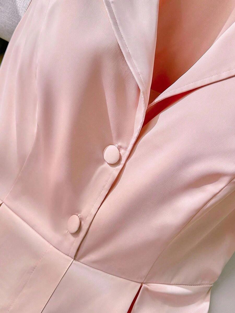 Vestido sin mangas con botones delanteros y cuello rosa plisado - Imagen 2
