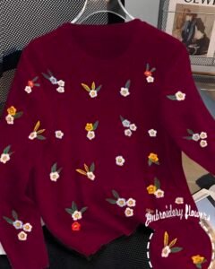 Camiseta casual de mujer con cuello redondo y bordado floral