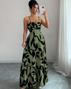 Vestido largo con cintura ceñida y estampado floral