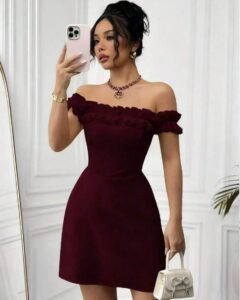 Vestido romántico con hombros descubiertos, volantes y cintura ceñida
