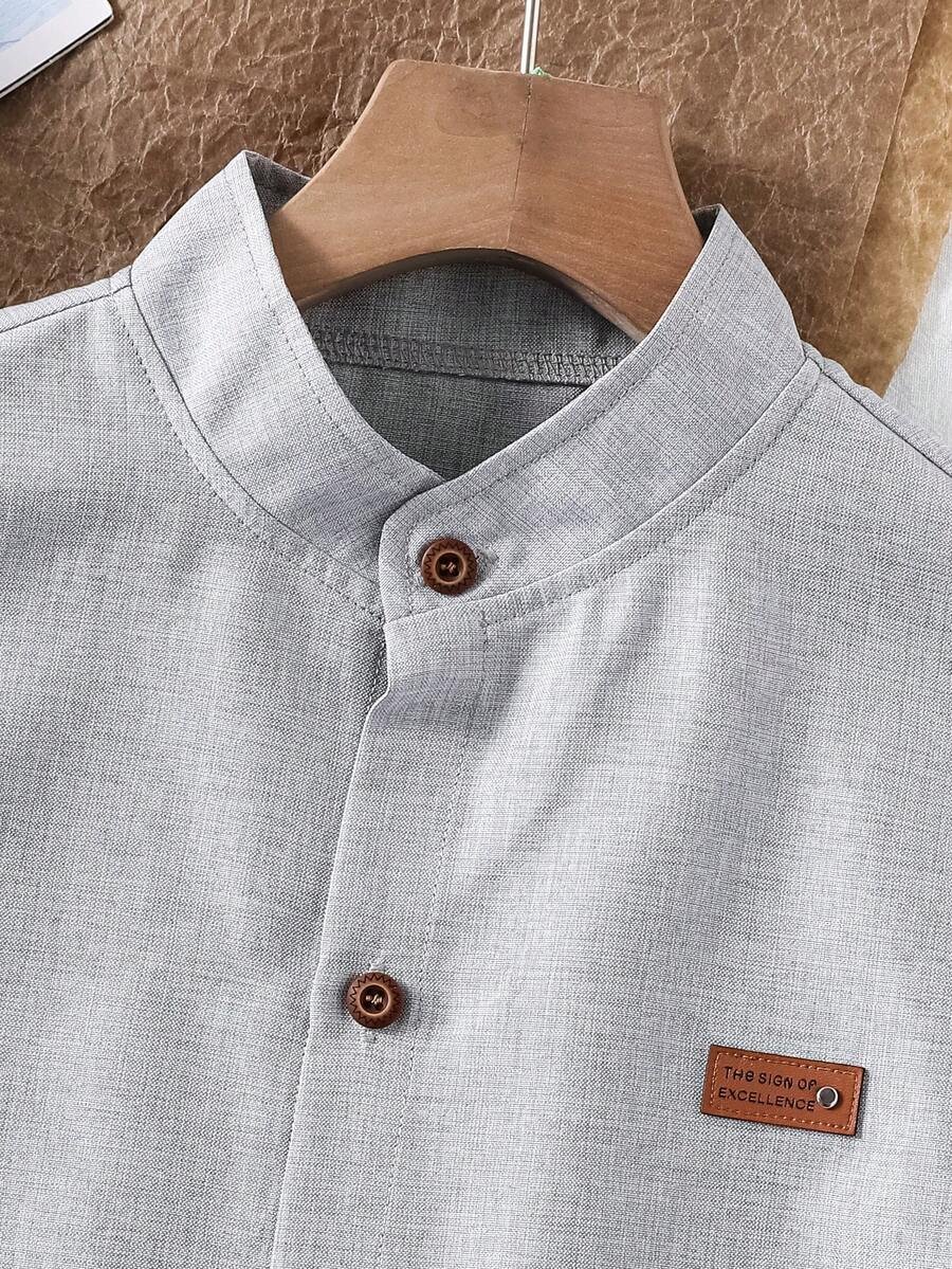 Camisa casual de manga corta de color azul sólido con cuello de pie - Imagen 2