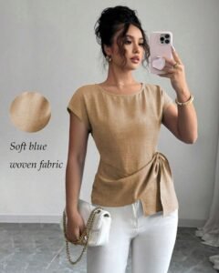 Blusa de diseño asimétrico con cuello redondo y manga corta de murciélago