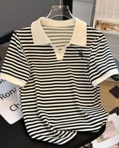 Camiseta de manga corta con cuello de polo a rayas casual