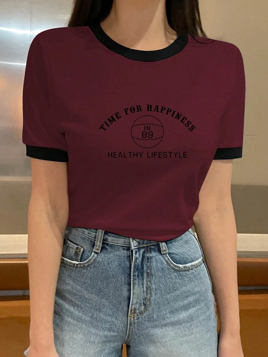 Camiseta manga corta con estampado de letras y borde de color contrastante - Imagen 2