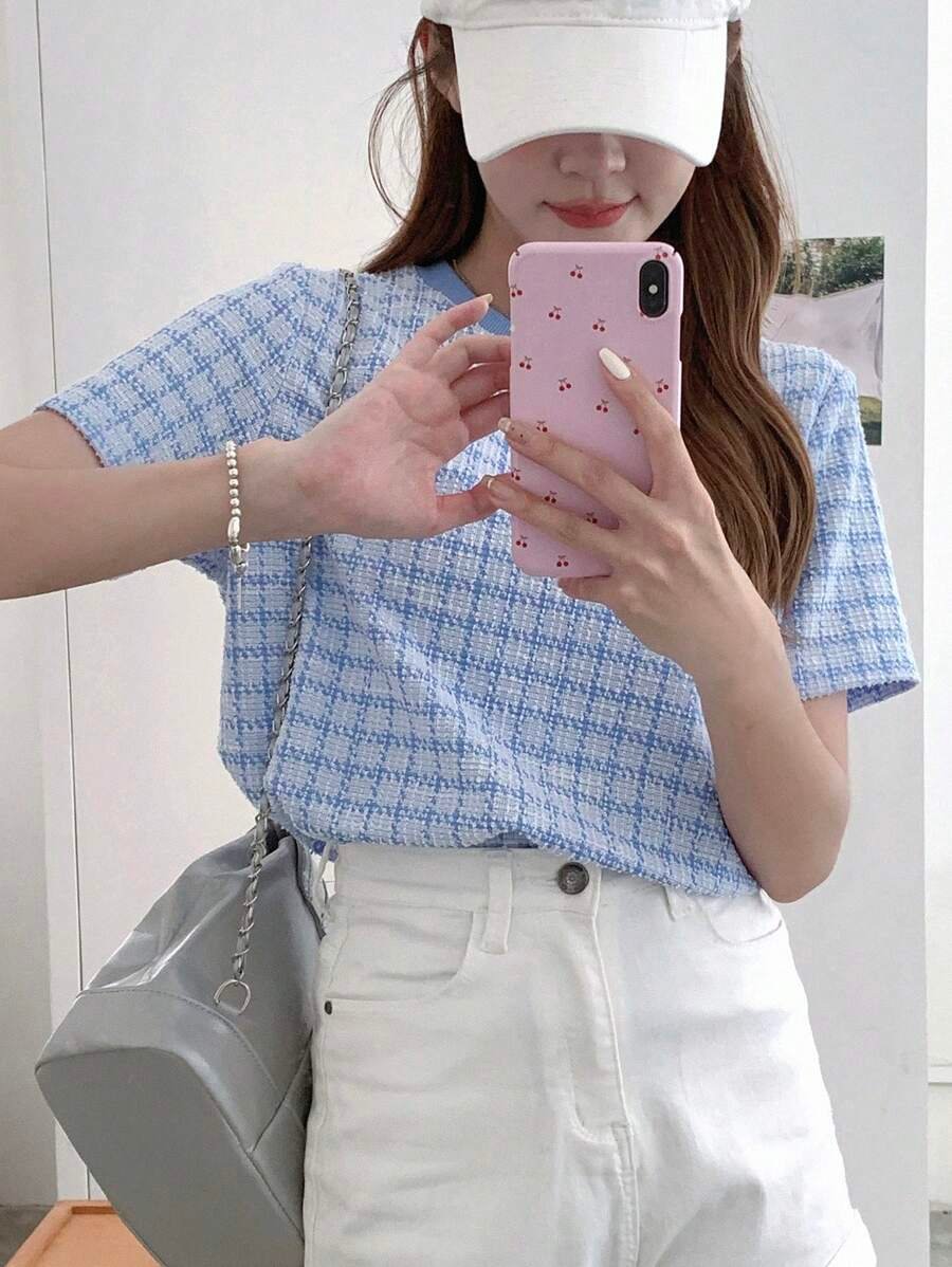 Camiseta de cuello redondo con estampado de cuadros