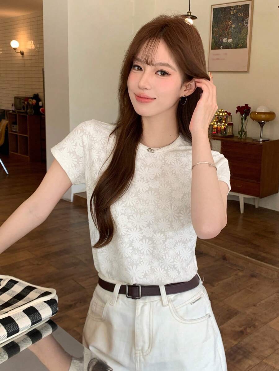 Camiseta de mujer de ajuste ligeramente holgado de tela texturizada