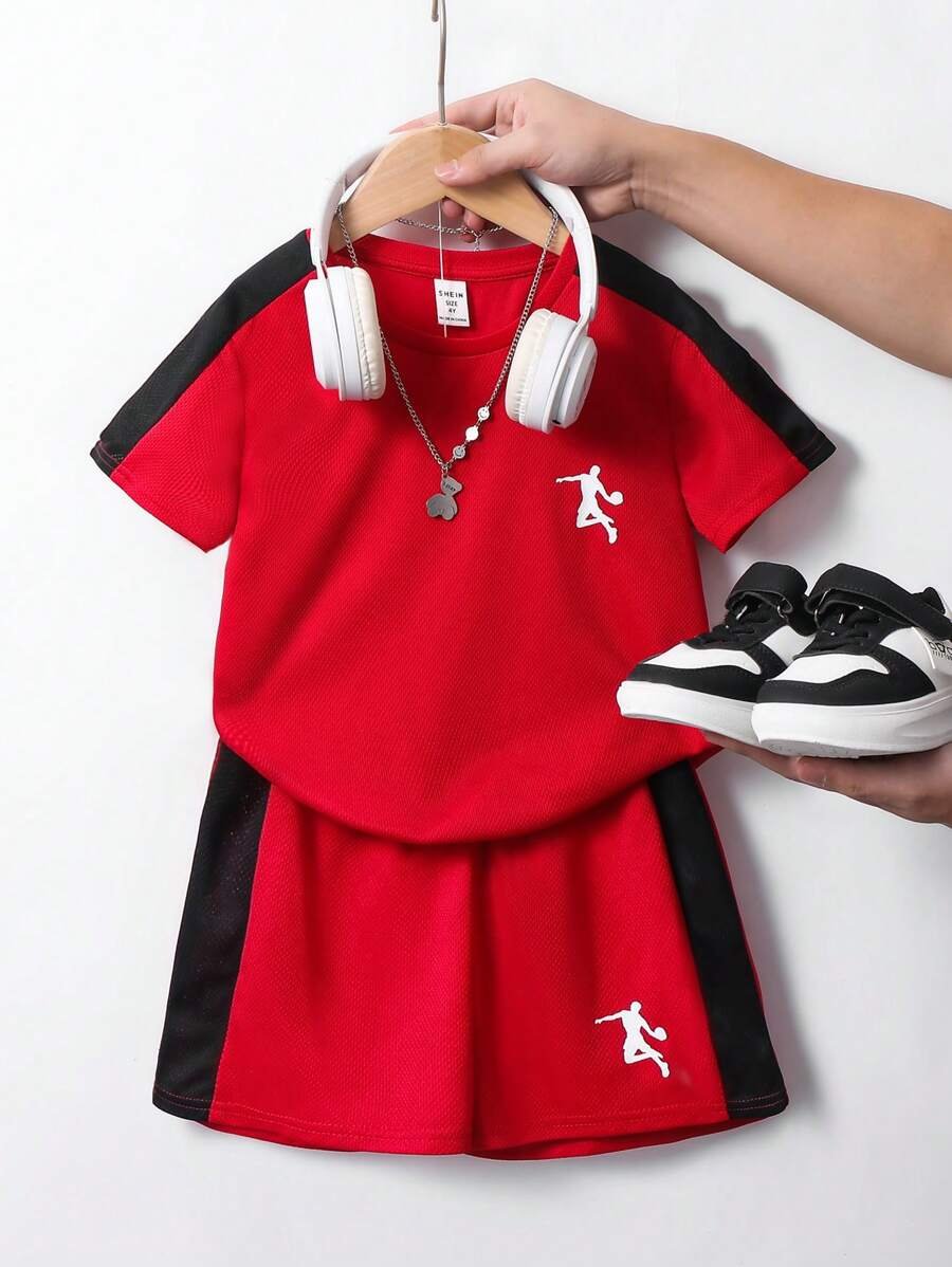 Camiseta de manga corta con cuello redondo y shorts de punto