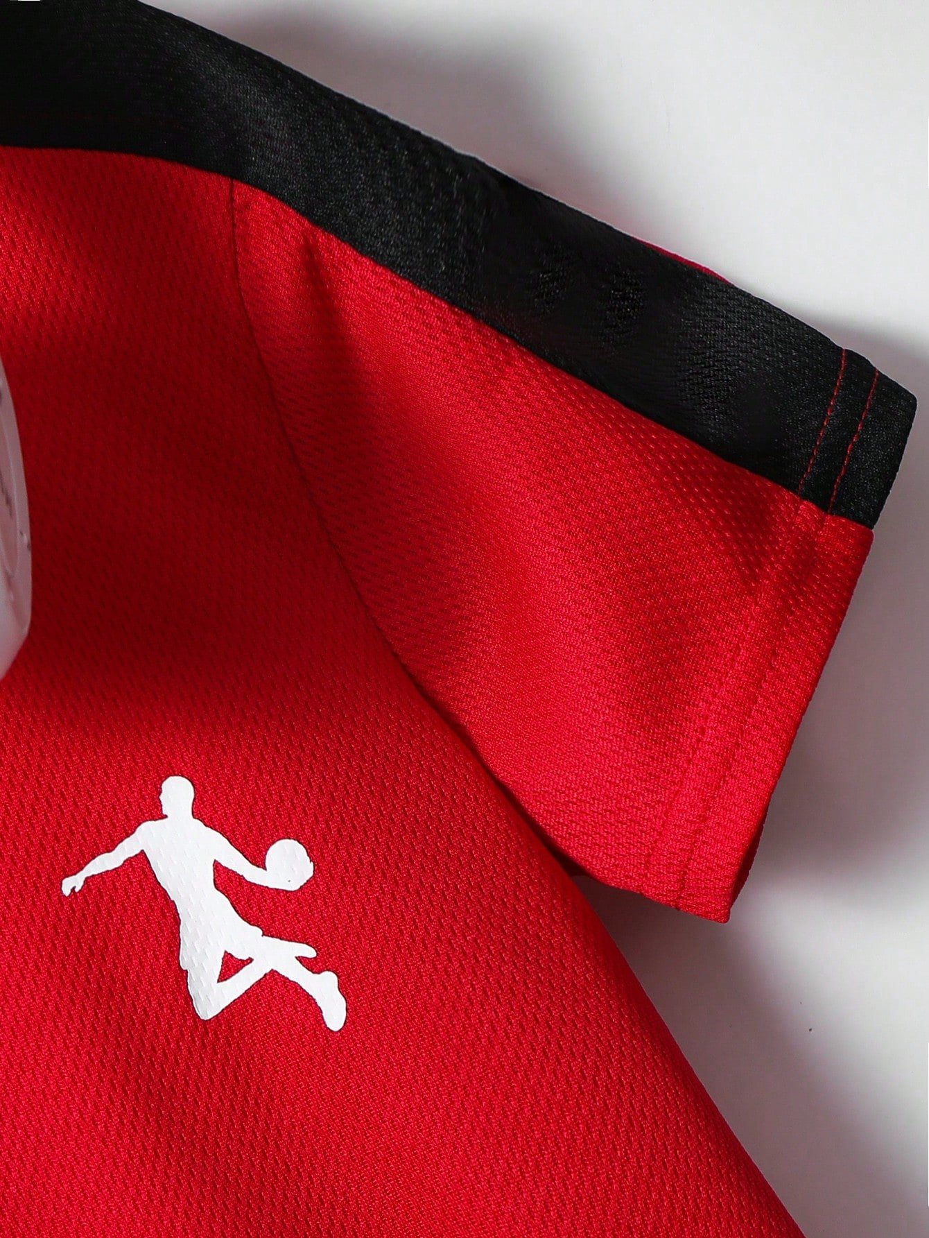 Camiseta de manga corta con cuello redondo y shorts de punto - Imagen 2