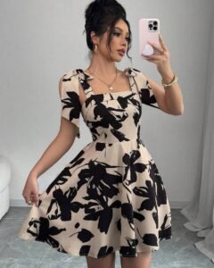 Vestido camisero mini con estampado floral elegante