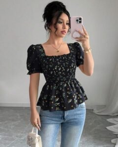 Blusa elegante de ajuste ceñido con estampado floral