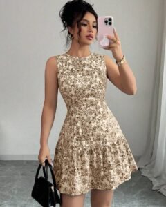 Vestido mini bohemio elegante francés con estampado floral sin mangas y cinturón