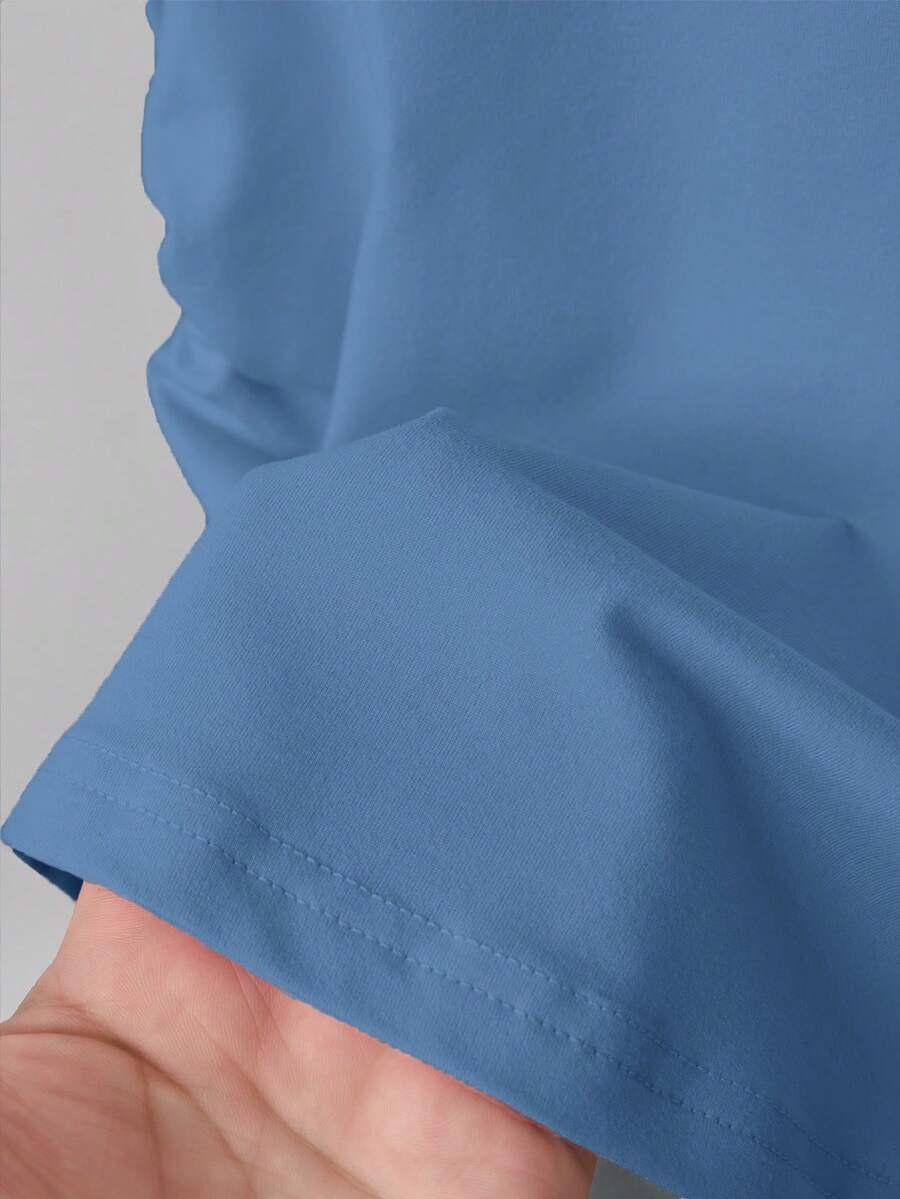 Camiseta corta con estampado de corazón, cintura fruncida y ajuste - Imagen 2