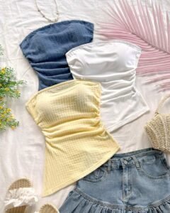 Top bandeau tipo corto asimétrico texturizado