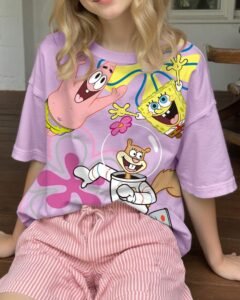 Camiseta de manga corta con cuello redondo y gráfico de dibujos animados