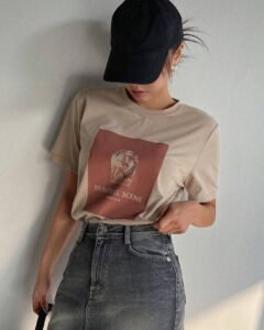 Camiseta de manga corta de cuello redondo con estampado