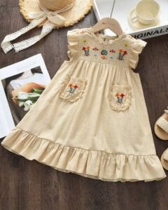 Vestido de verano con bordado floral lindo y volantes