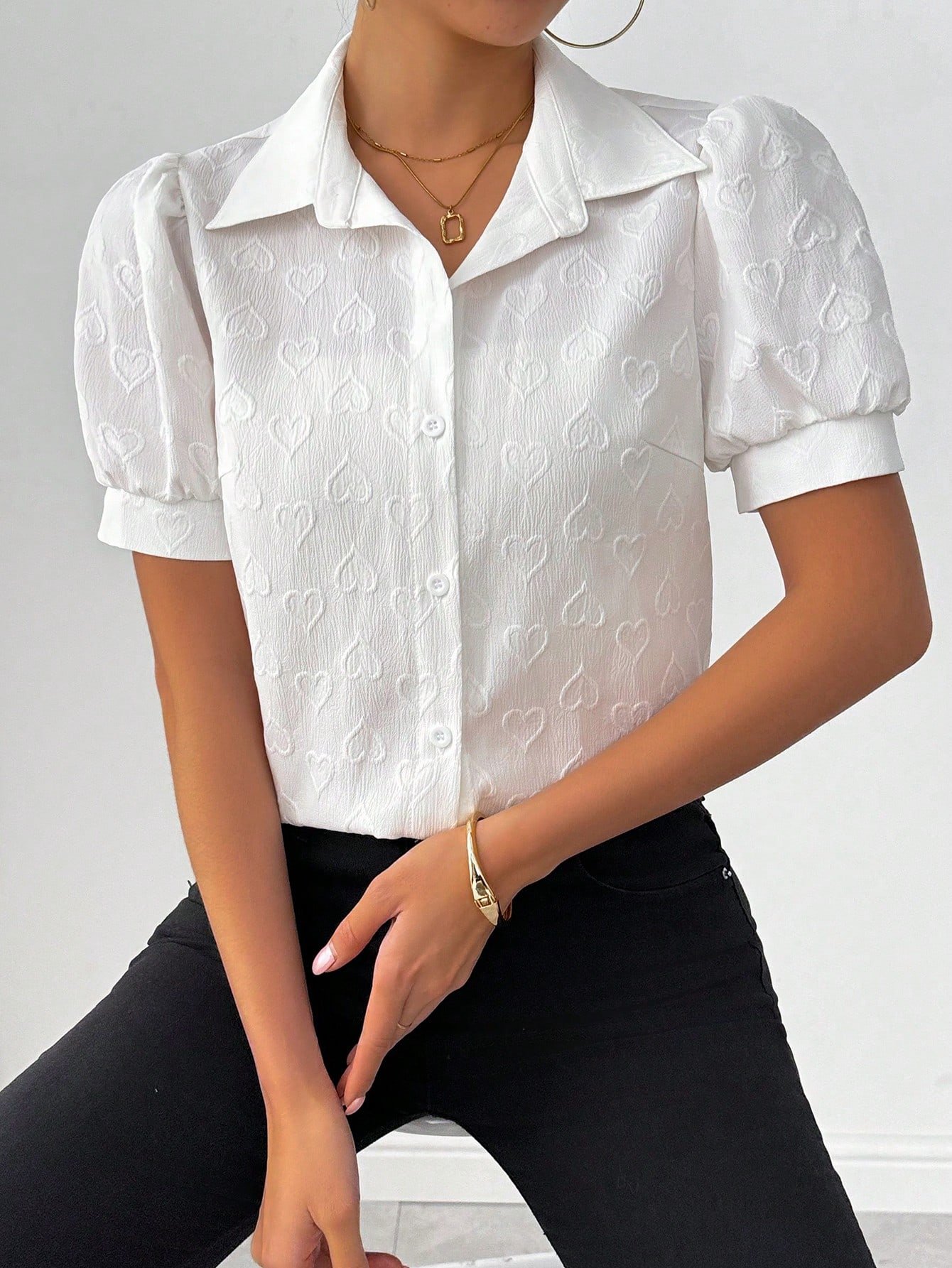 Blusa de mujer con mangas abombadas, unicolor y patrón de corazón - Imagen 3