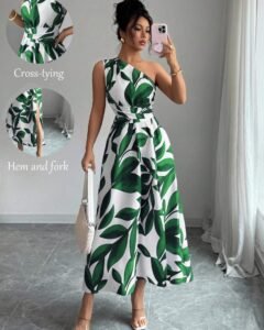 Vestido largo de mujer de un solo hombro y ceñido a la cintura