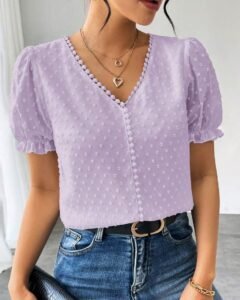 Blusa de mujer con escote en V y manga corta con estampado de lunares
