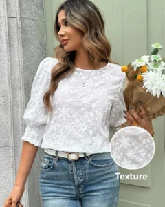 Blusa casual blanca de mujer con cuello redondo, manga corta y bordado