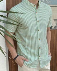 Camisa casual de manga corta de un solo pecho de unicolor y textura