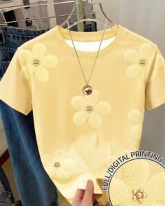 Camiseta corta de manga corta con estampado floral amarillo