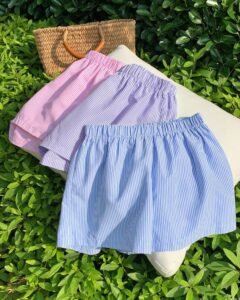 Shorts de mujer con estampado de rayas multicolor tejidas